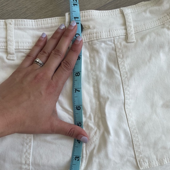 White High Waisted Shorts - Picture 5 of 5